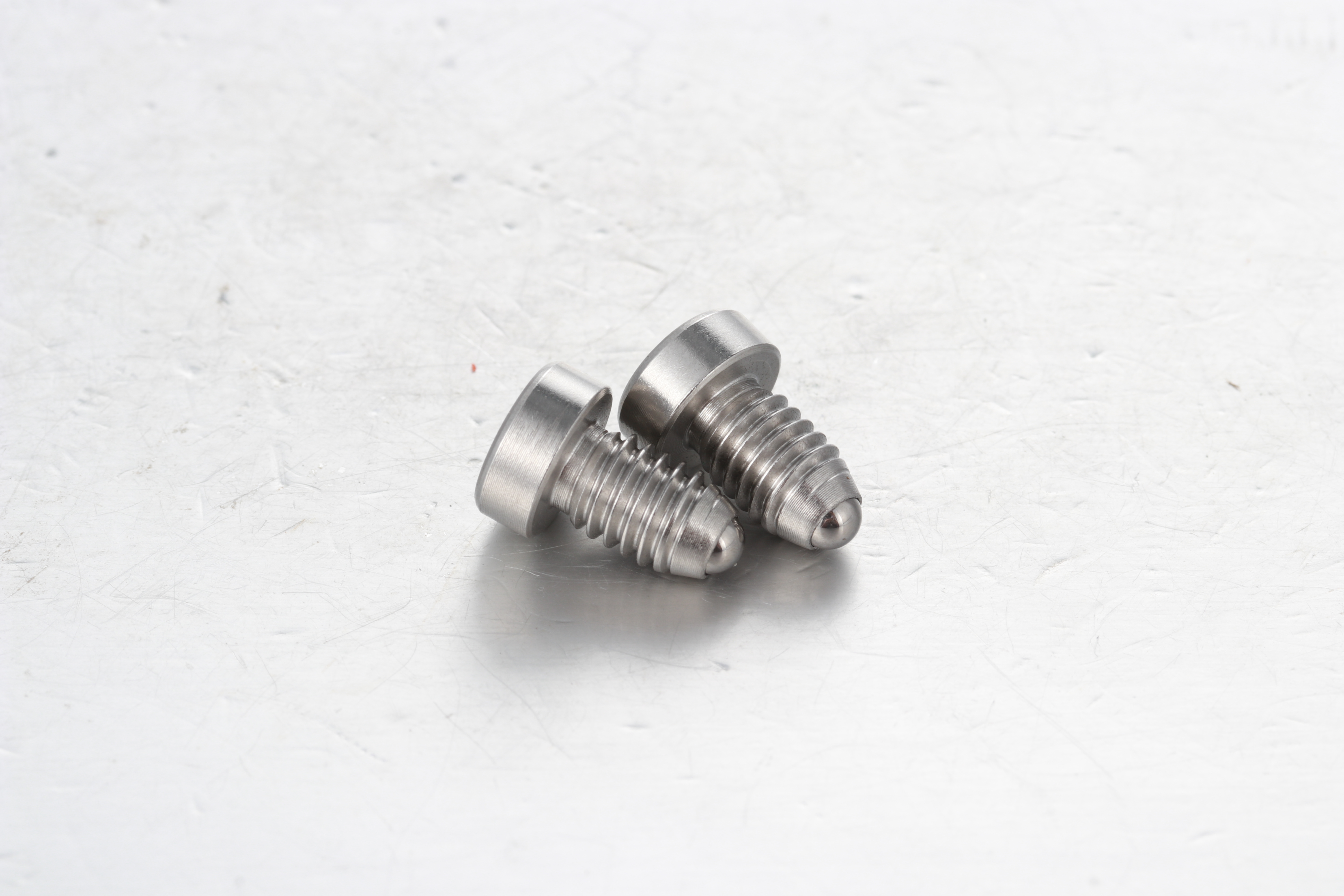 Federnde Druckstücke mit Kugelende und Innensechskantkopf aus Stahl oder Edelstahl BPCT